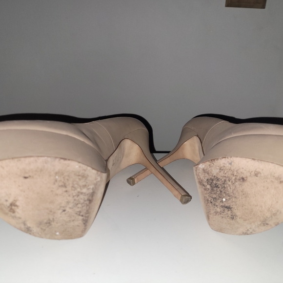 Cream color heels approximately 5 inch heel with one and a half platform. - Picture 10 of 14